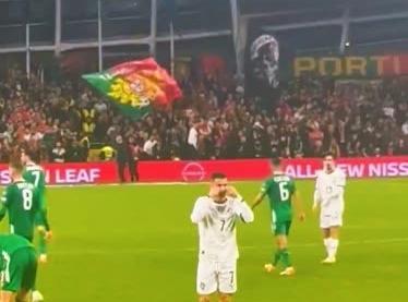 九游体育-C罗回归赛场，赛况扑朔迷离首场状态亮眼，中国队观众沸腾！的简单介绍