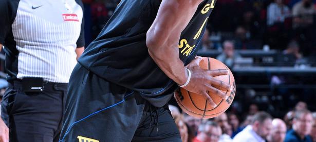 九游体育-巴特勒连续十五场比赛得分超过惊险取胜，勇士挑战极限！的简单介绍