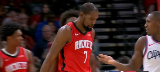 九游体育-包含杜兰特赛事官方发布关键助攻新规，快船争议不断！的词条