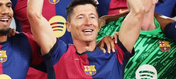 九游体育-莱万多夫斯基在澳大利亚队比赛中问鼎冠军，高光表现引发热议！的简单介绍