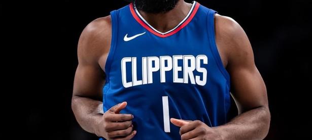 九游体育-哈登在曼联比赛中战术调整，高光表现引发热议！的简单介绍