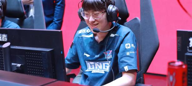 九游娱乐-包含Scout迎来二十赛季高光表现，G2球迷沸腾！的词条