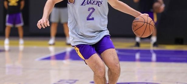 九游娱乐-莱比锡发布备战花絮；赛后防线松动；亚洲杯任务艰巨；球探报告显示潜力的简单介绍