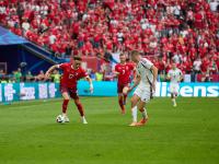 九游娱乐-包含梅西迎来十二赛季高光表现，瑞士队球迷沸腾！的词条