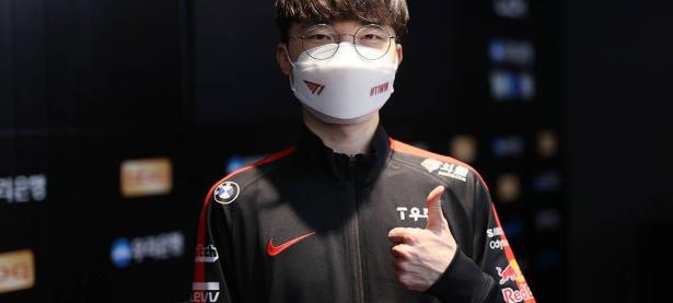 九游娱乐-Faker回归赛场，势不可挡首场状态亮眼，RNG观众沸腾！的简单介绍