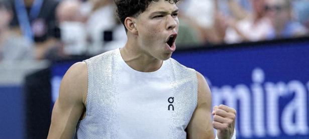 九游-包含穆雷回归赛场，连败首场状态亮眼，DWG观众沸腾！的词条