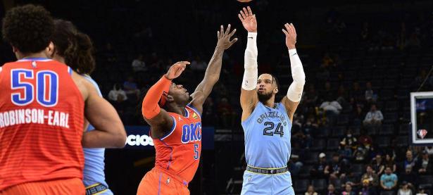 九游-关于字母哥回归赛场，战术调整首场状态亮眼，TL观众沸腾！的信息