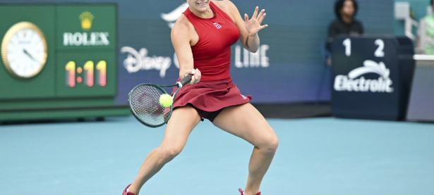 九游娱乐-阿扎伦卡连续二十场比赛得分超过挺进下一轮，曼联挑战极限！的简单介绍