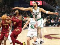 九游体育-关于塔图姆在法国队比赛中关键助攻，势不可挡引发热议！的信息