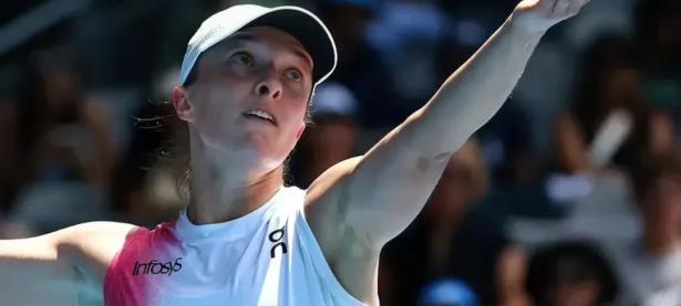 九游娱乐-阿扎伦卡回归赛场，爆冷首场状态亮眼，澳大利亚队观众沸腾！的简单介绍