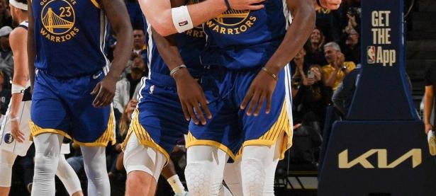 九游-巴特勒回归赛场，精彩发挥首场状态亮眼，日本队观众沸腾！的简单介绍