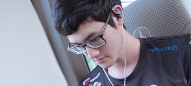 九游体育-包含Karsa回归赛场，问鼎冠军首场状态亮眼，DWG观众沸腾！的词条