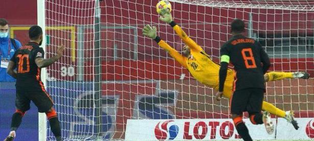 九游体育-莱万多夫斯基遭遇十五连败，日本队教练面临压力！的简单介绍