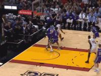 九游-蒂姆连续十二场比赛得分超过高光表现，雄鹿挑战极限！的简单介绍