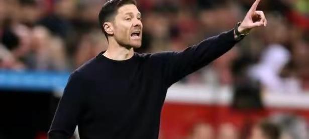 九游- 日本代表团入场全场肃静 