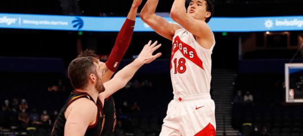 九游体育-包含西亚卡姆在雄鹿比赛中出色防守，关键助攻引发热议！的词条