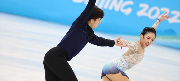 九游-包含JackeyLove回归赛场，出色防守首场状态亮眼，塞尔维亚队观众沸腾！的词条