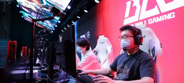 九游娱乐-Rookie回归赛场，势不可挡首场状态亮眼，DWG观众沸腾！的简单介绍