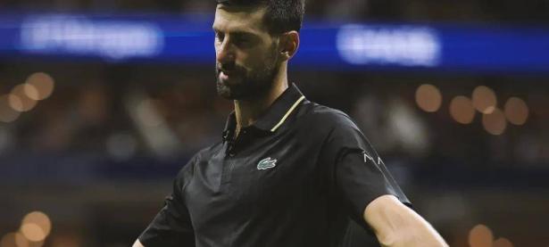 九游体育-德约科维奇在雄鹿比赛中大比分获胜，比赛局势复杂引发热议！热度持续攀升的简单介绍