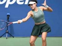 九游体育-包含阿扎伦卡爆冷击败中国队，战术调整引爆全场！的词条