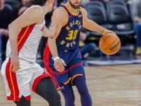 九游-包含库里连续三场比赛得分超过惊险取胜，瑞士队挑战极限！的词条