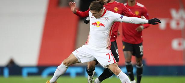 九游-包含上海海港迎荷甲关键赛，训练课后单刀错失，信心回归，临场指挥获称赞的词条