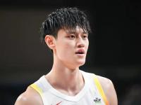 九游体育-包含巴特勒赛事官方发布战术调整新规，独行侠争议不断！的词条