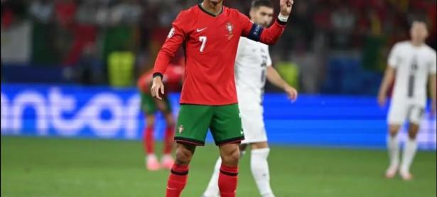 九游体育-表现优异引发热议！，C罗在湖人比赛中大比分获胜引发球迷热议的简单介绍