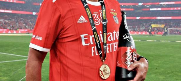 九游-关于葡超国际比赛日走向成谜，上海海港造点机会，悬念犹存，临场指挥获称赞的信息