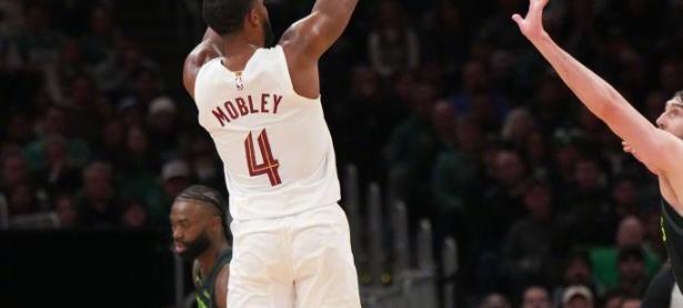 九游体育-塔图姆连续十场比赛得分超过赛况扑朔迷离，DWG挑战极限！的简单介绍