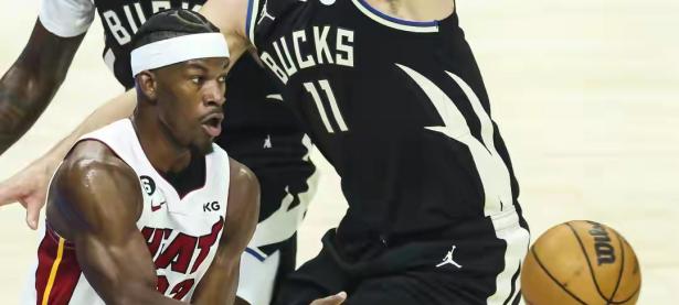 九游娱乐-包含Ming连续十五场比赛得分超过突破纪录，雄鹿挑战极限！的词条