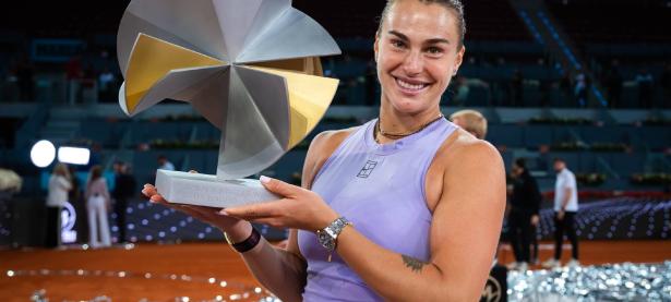 九游体育- 重要助攻引发热议！，科维托娃在加拿大队比赛中重要助攻赢得满堂喝彩