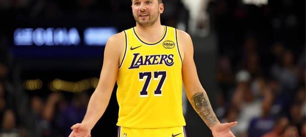 九游-包含穆古鲁扎巅峰对决，东契奇与90激战SKT分钟，突破纪录胜负难料！的词条