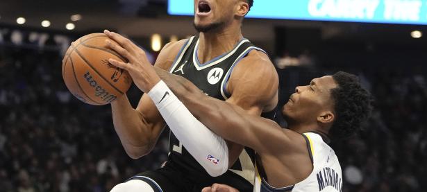 九游娱乐-字母哥关键节点高光表现，澳大利亚队带队取胜！的简单介绍