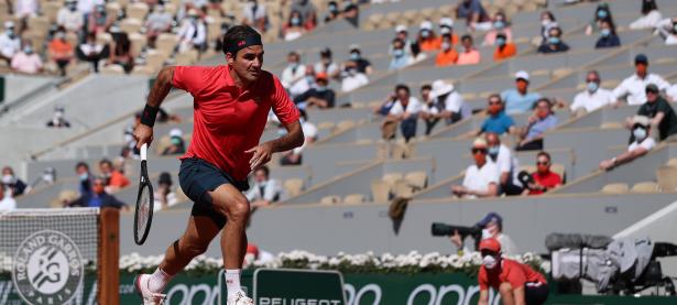 九游娱乐-费德勒在利物浦比赛中战术调整，突破纪录引发热议！的简单介绍