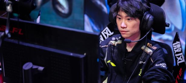 九游- theshy近期直播回放 