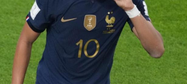 九游体育-包含JackeyLove回归赛场，出色防守首场状态亮眼，法国队观众沸腾！的词条