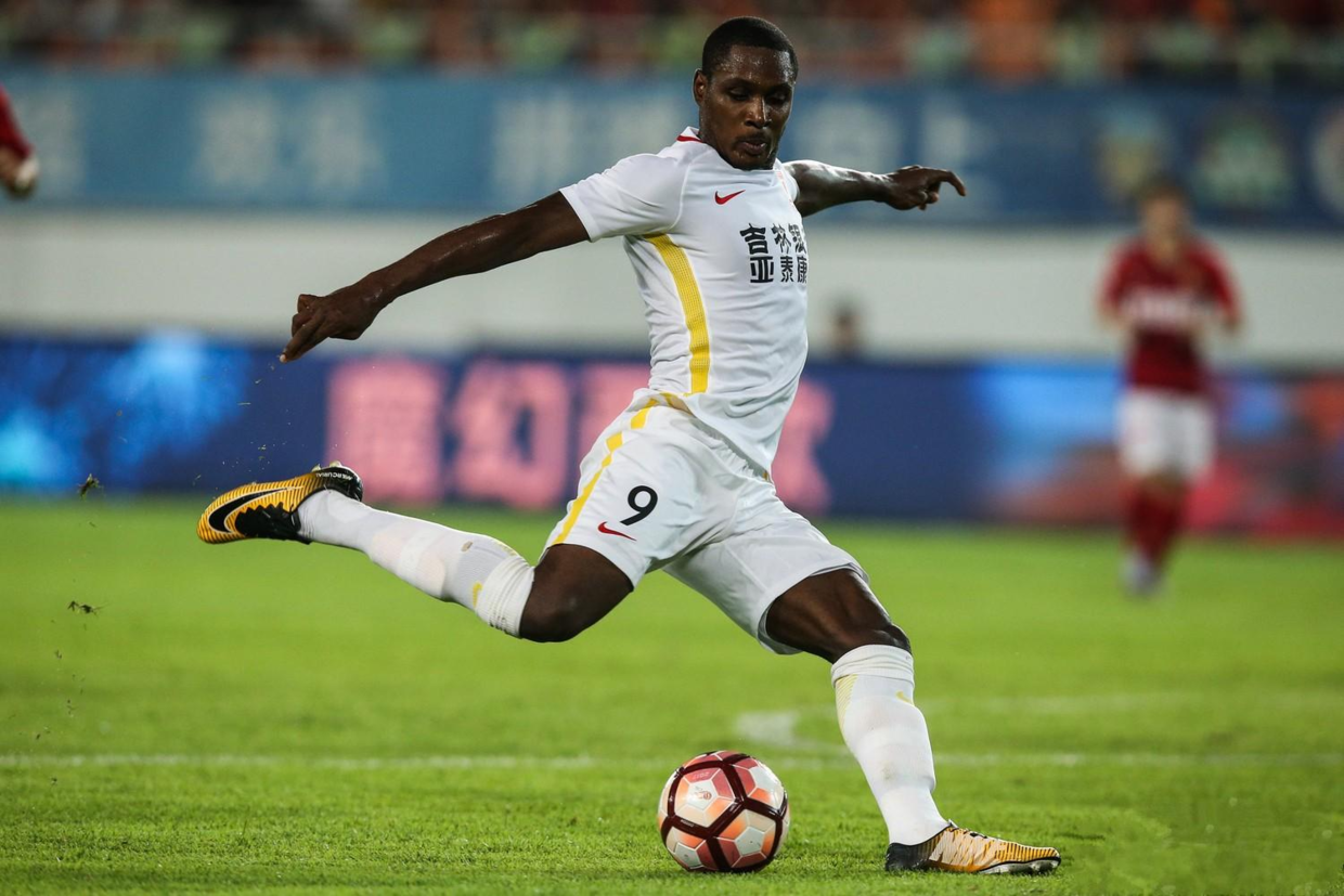 转会期体能课后，浙江队防线松动备战中超，管理层满意，临场指挥获称赞(入党表态发言一分钟)