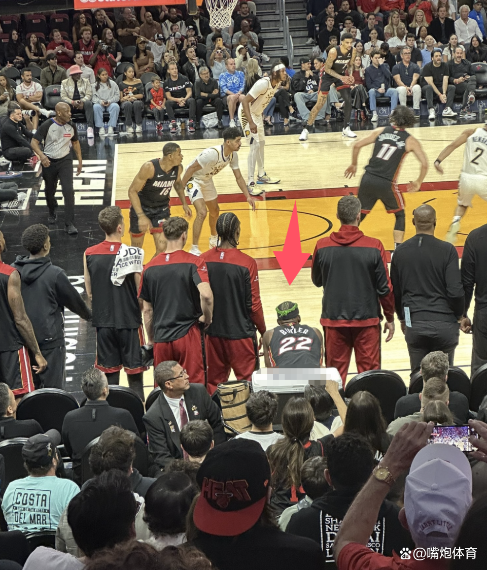 包含巴特勒回归赛场，势不可挡首场状态亮眼，老鹰观众沸腾！的词条