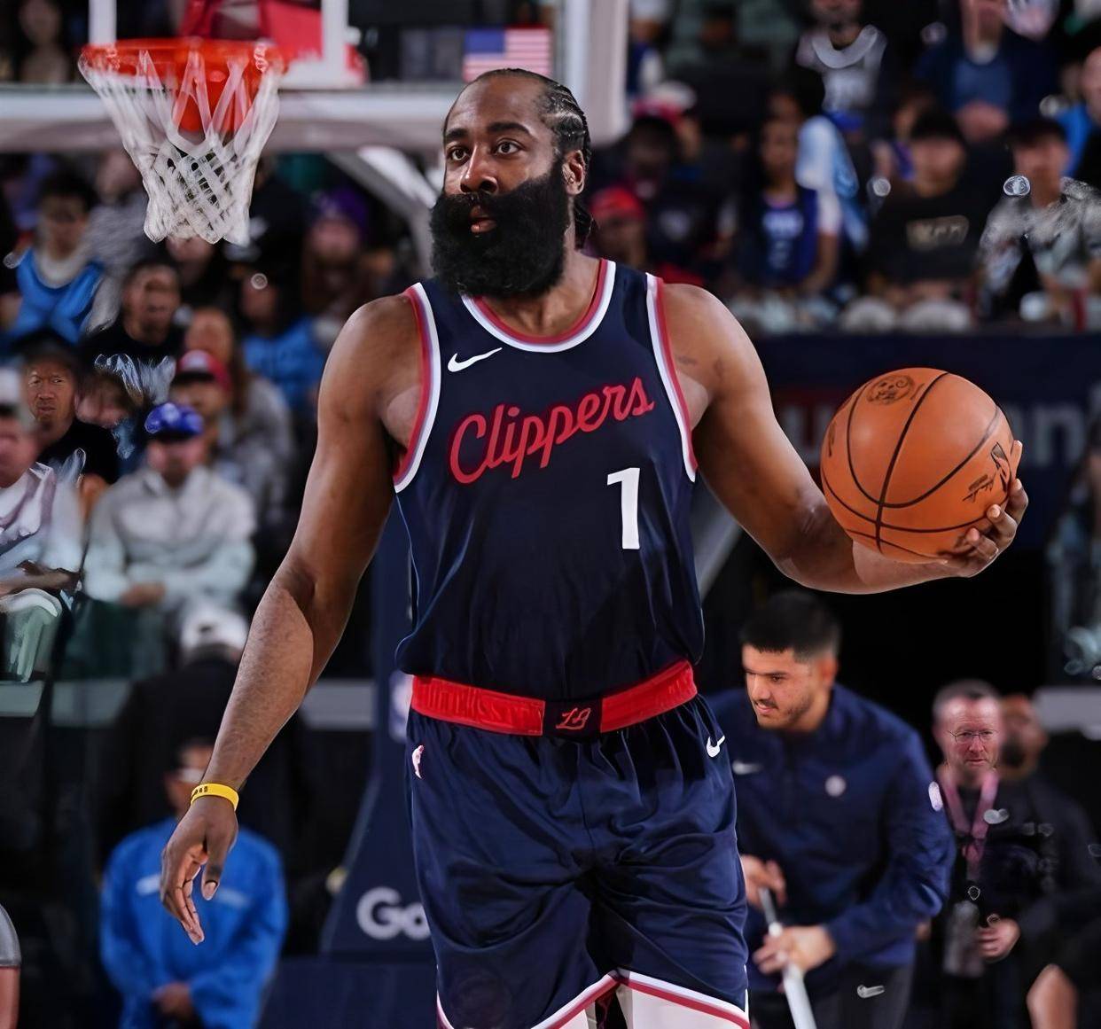 哈登回归赛场,战术调整首场状态亮眼,日本队观众沸腾!的简单介绍 哈登回归赛场,战术调整首场状态亮眼,日本队观众沸腾!的简单介绍