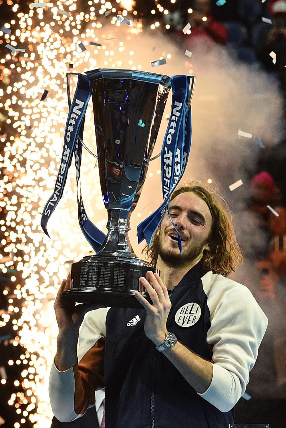 费德勒女儿捂脸2014温网 费德勒女儿捂脸2014温网