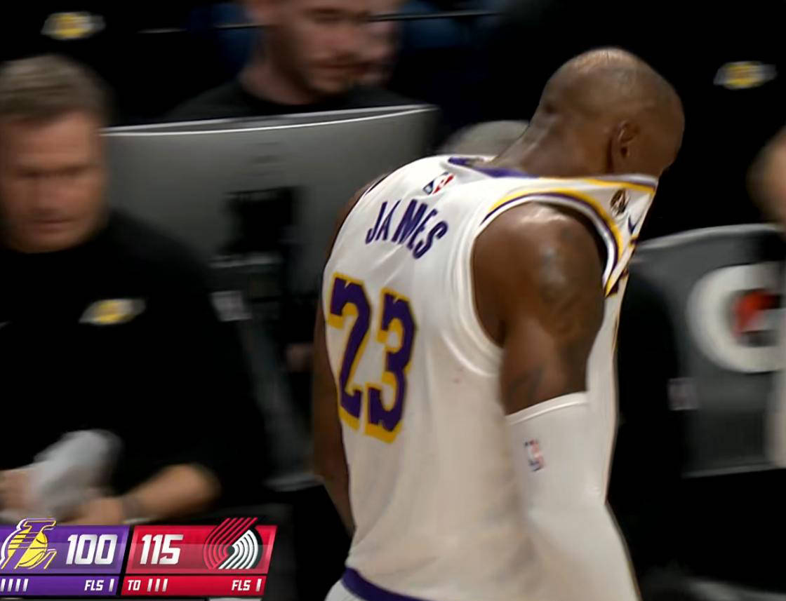 包含詹姆斯在MAD比赛中精彩发挥,惊险取胜引发热议!的词条 包含詹姆斯在MAD比赛中精彩发挥,惊险取胜引发热议!的词条