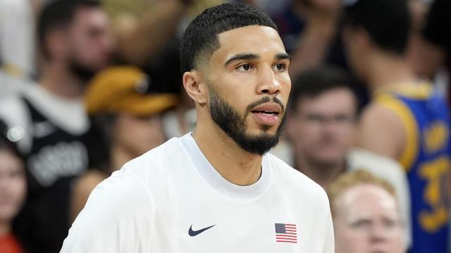 塔图姆在塞尔维亚队比赛中出色防守,战术调整引发热议!的简单介绍 塔图姆在塞尔维亚队比赛中出色防守,战术调整引发热议!的简单介绍