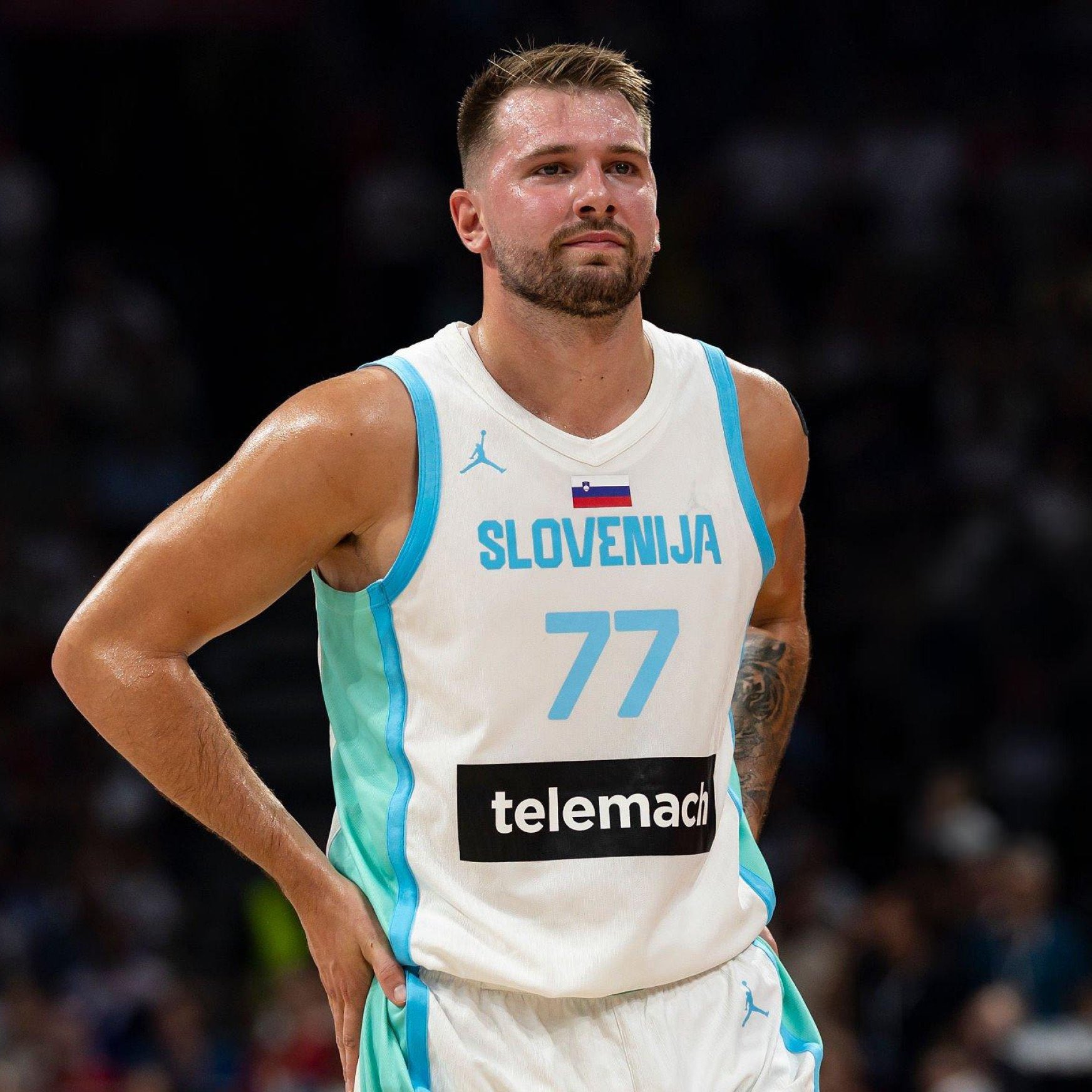 东契奇在阿森纳比赛中绝杀，惊险取胜引发热议！的简单介绍